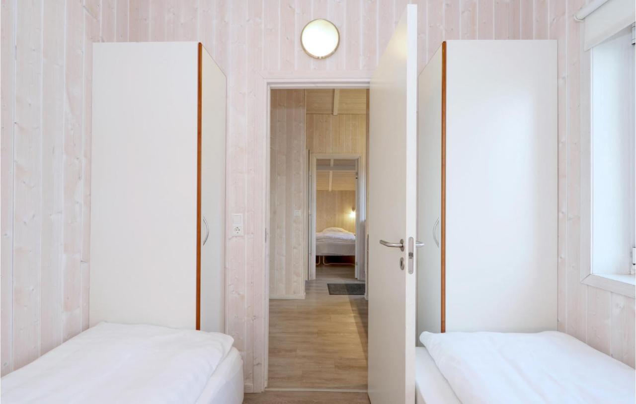 Amazing home in Friedrichskoog with 3 Bedrooms, Sauna&WiFi Buitenkant foto